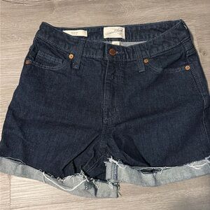 Universal thread shorts